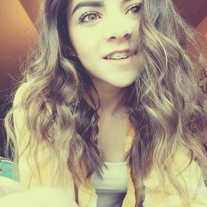 Meet your Posher, Kenzie